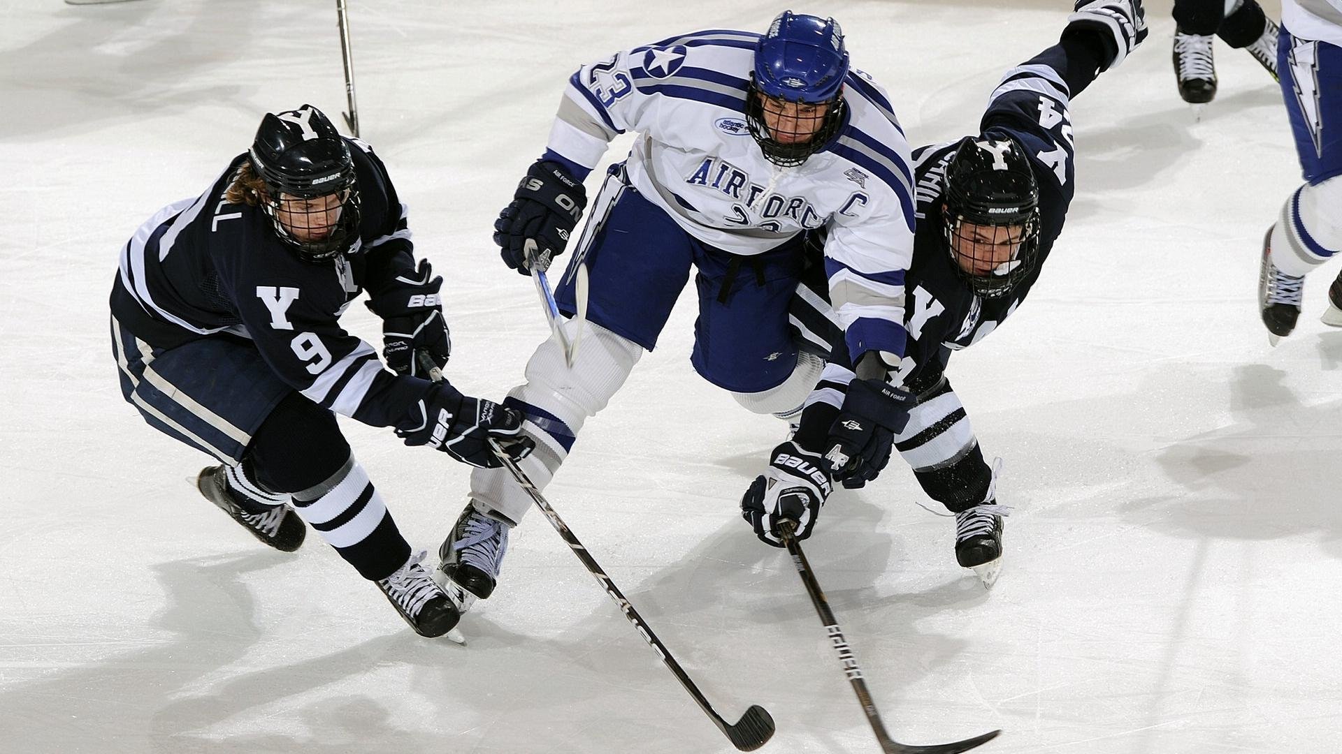 卡普尔突破、传球与防守的全能表现，让袋鼠队攻防兼备，卡普尔包