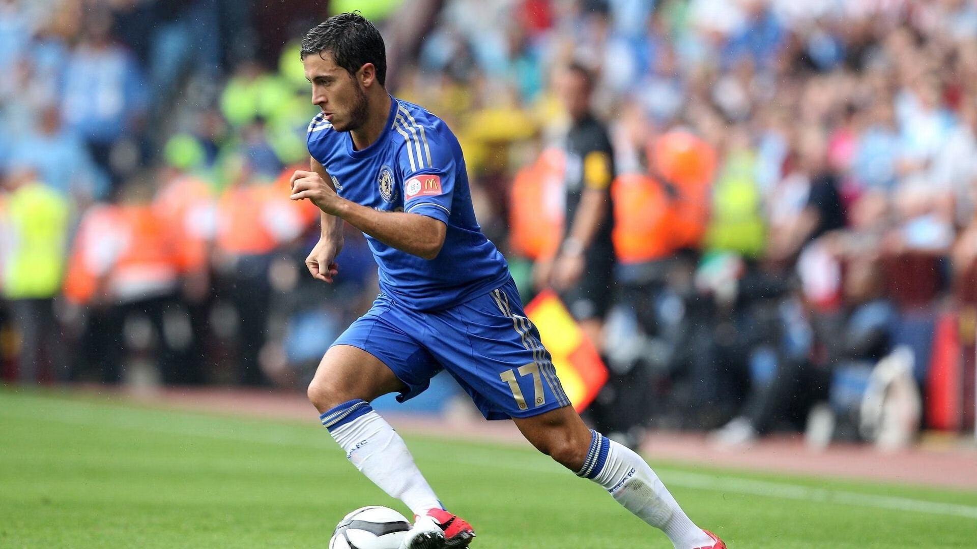 恩多比·恩乔的战术能力，让南非队在全球橄榄球赛场脱颖而出，恩多简历